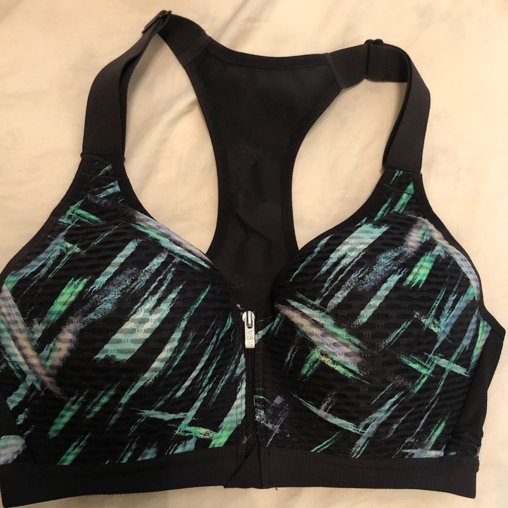 VSX SPORT // Victoria’s Secret zip up sport bra!